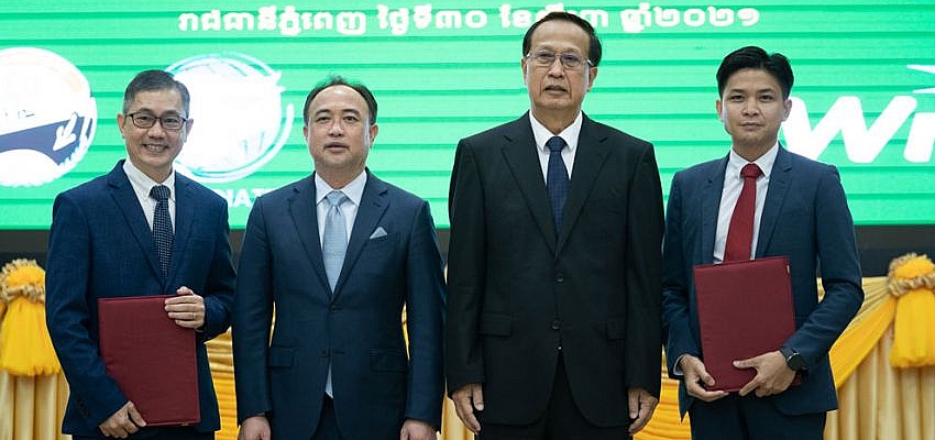 Wing Bank signs on to ministry’s CambodiaTrade