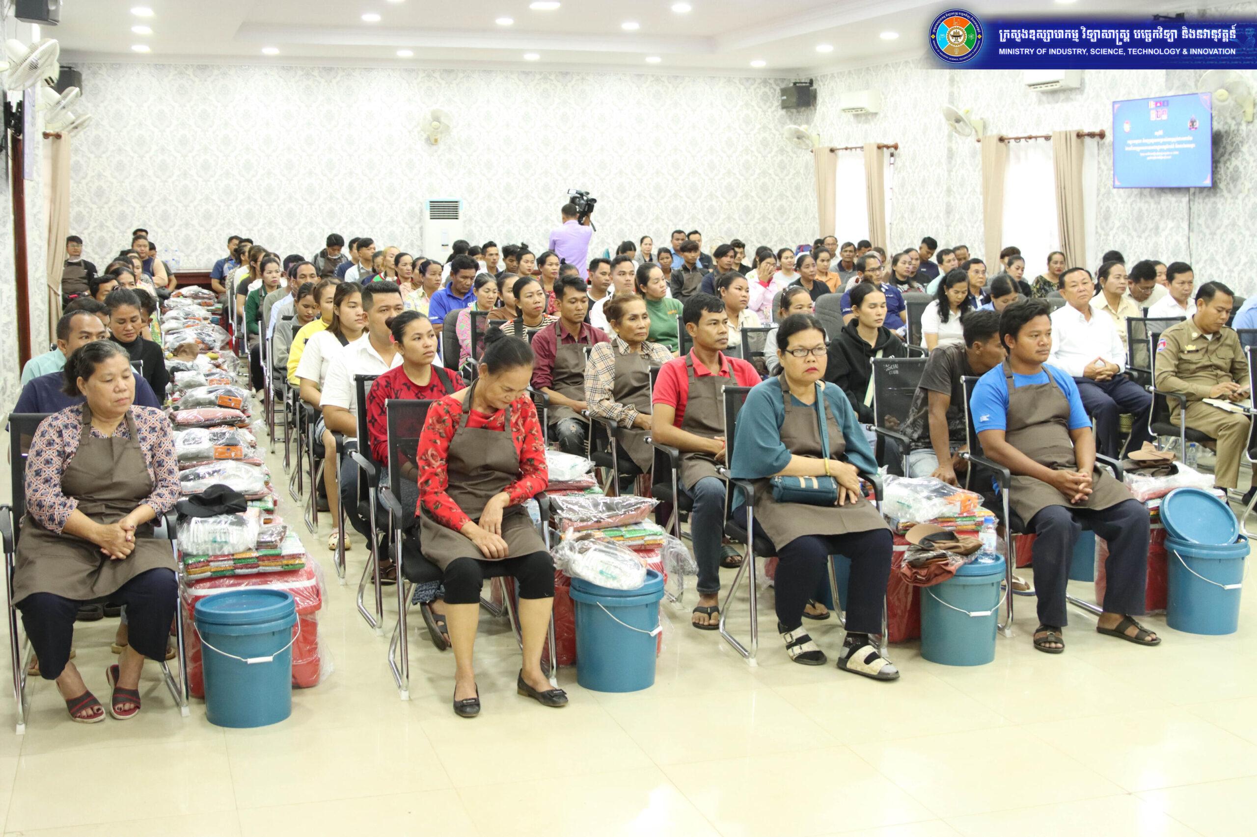 Kampong Thom’s Street Food Vendors Join Initiative to Improve Hygiene Standards
