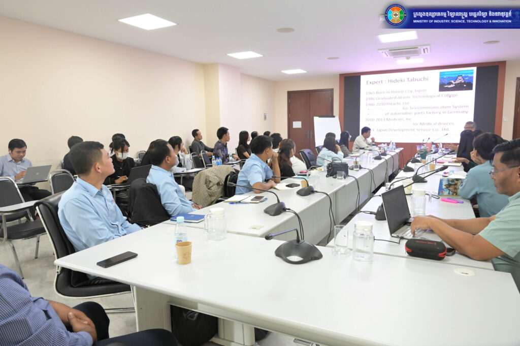 មជ្ឈមណ្ឌលផលិតភាពជាតិជំរុញការអនុវត្តវដ្តត្រួតពិនិត្យគុណភាព ដើម្បីបង្កើនផលិតភាពក្នុងចំណោមសហគ្រា សមីក្រូ តូច និងមធ្យម